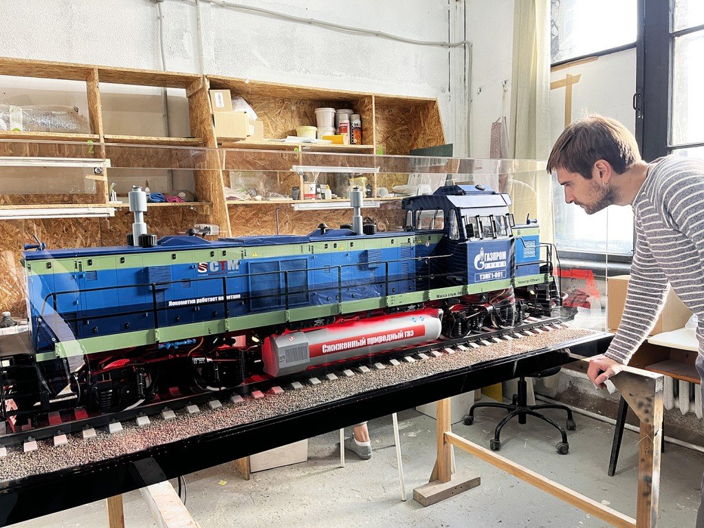Макет локомотива ТЭМГ-1