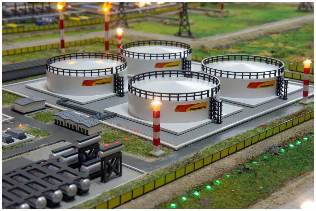 Макет нефтедобычи