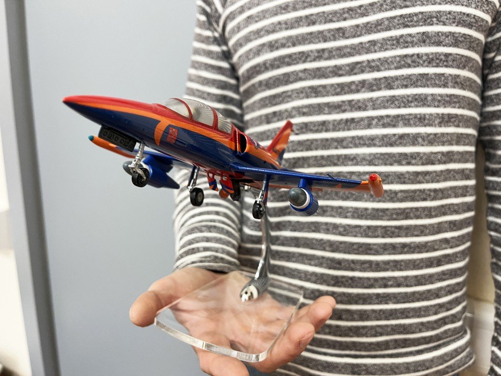 Модель самолета L-39