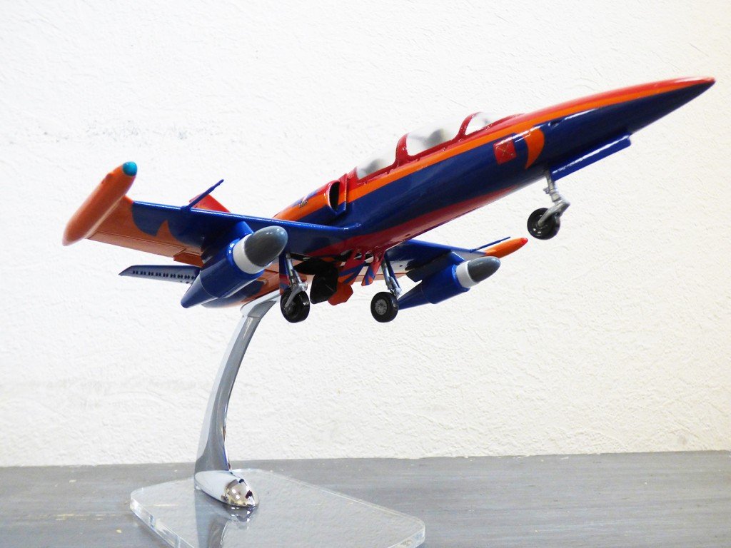 Модель самолета L-39
