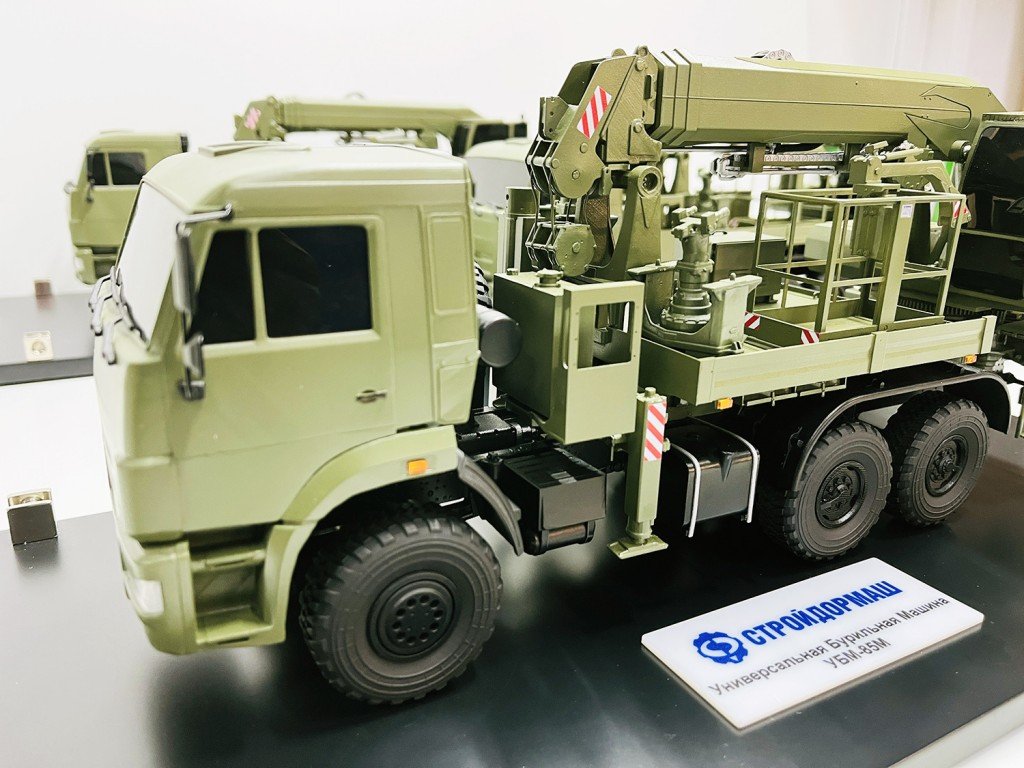 Макет Бурильной Машины УБМ-85М