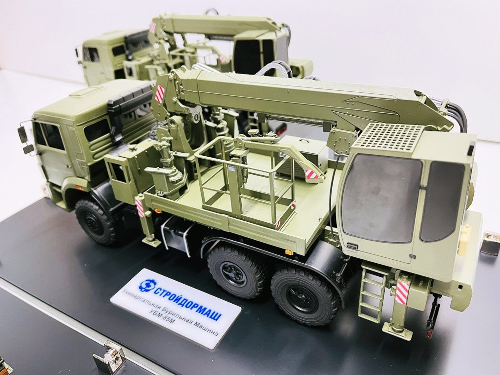 Макет Бурильной Машины УБМ-85М