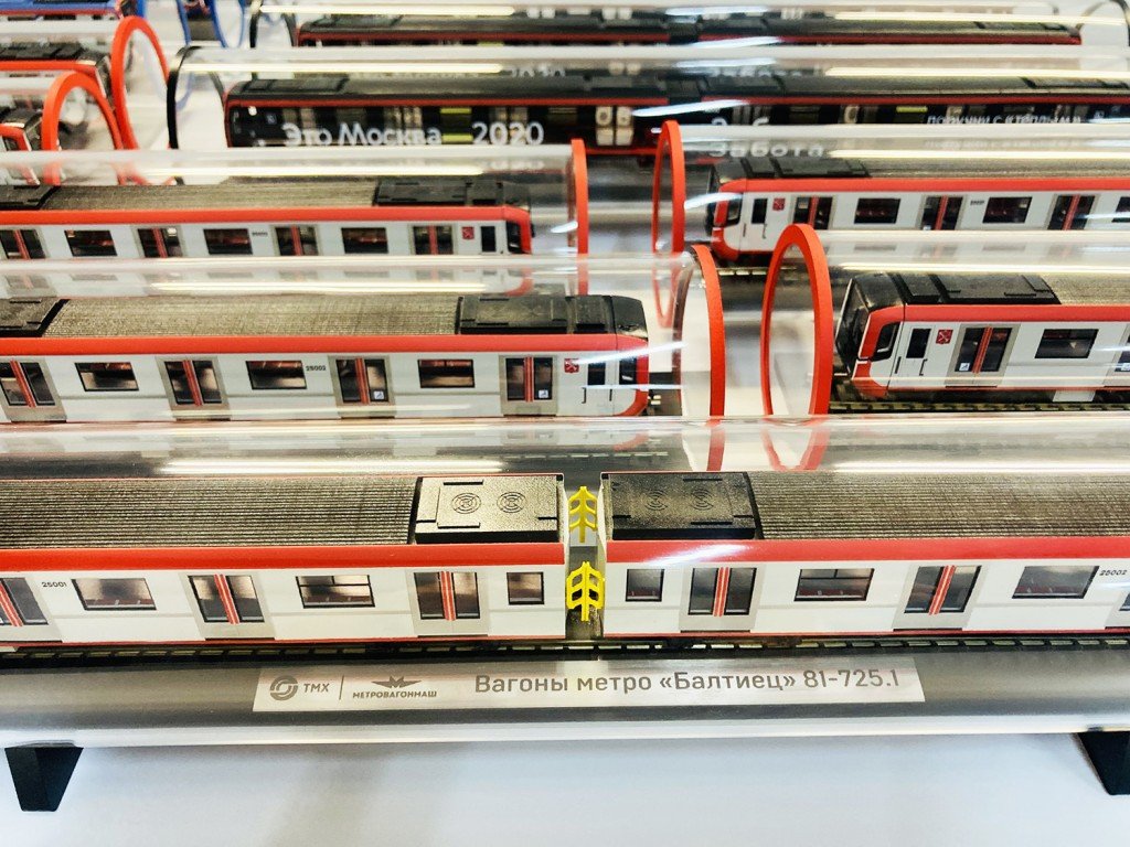 Макеты вагонов Московского метрополитена с интерьерами