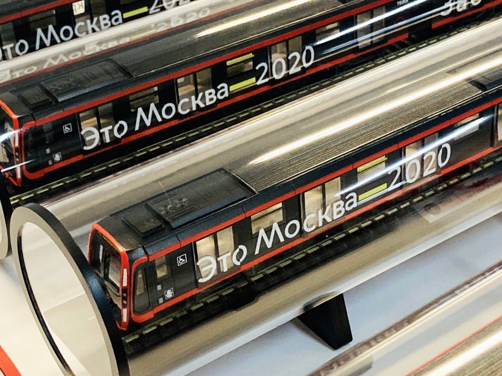 Макеты вагонов Московского метрополитена с интерьерами